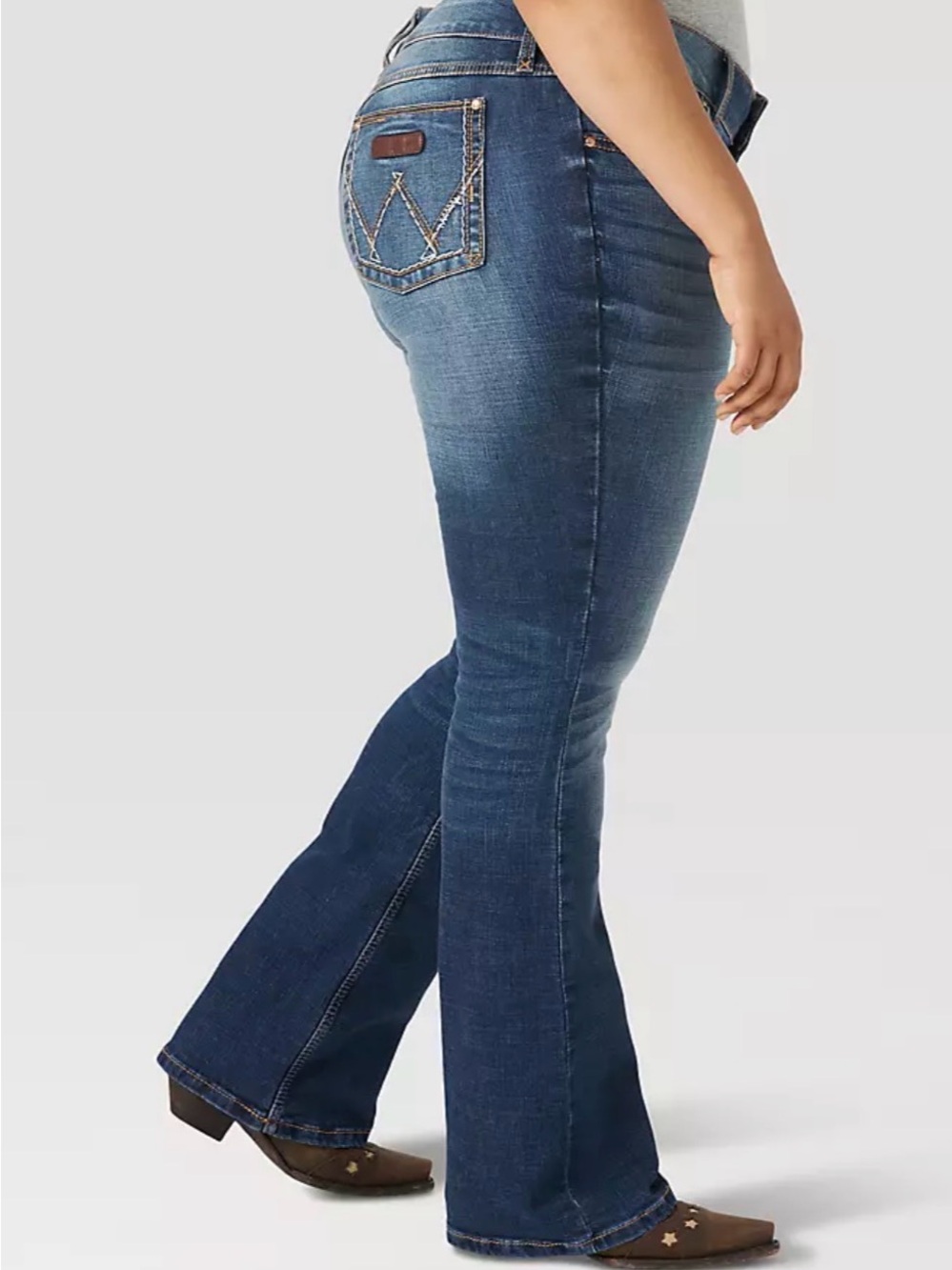 Wrangler Women’s Straight Leg Jeans - Faded Blue Wash